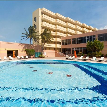 Ramada By Wyndham Princess Belize City Exterior foto