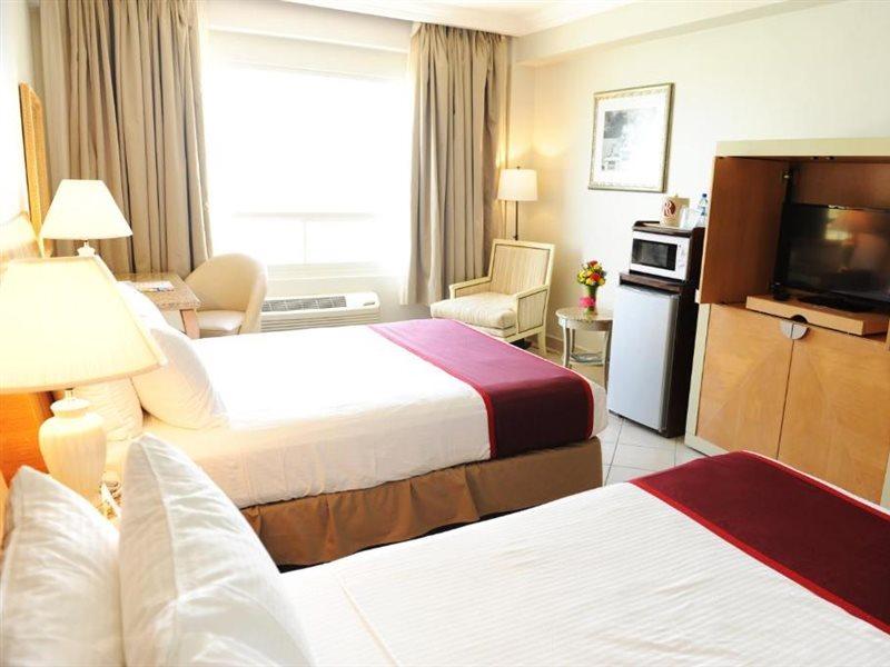 Ramada By Wyndham Princess Belize City Exterior foto