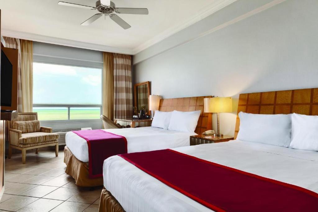 Ramada By Wyndham Princess Belize City Exterior foto
